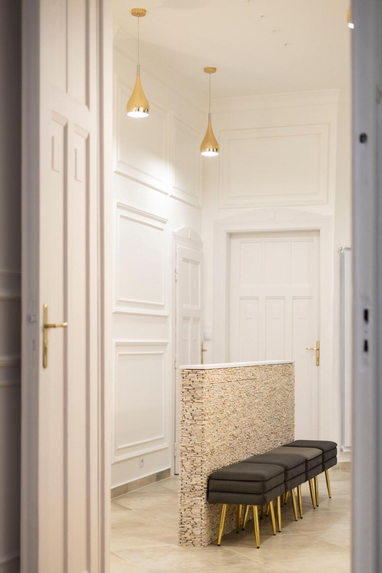 Luxurious Central 4Bedrm 3Bathrm Residence W/ Balcony 부다페스트 외부 사진