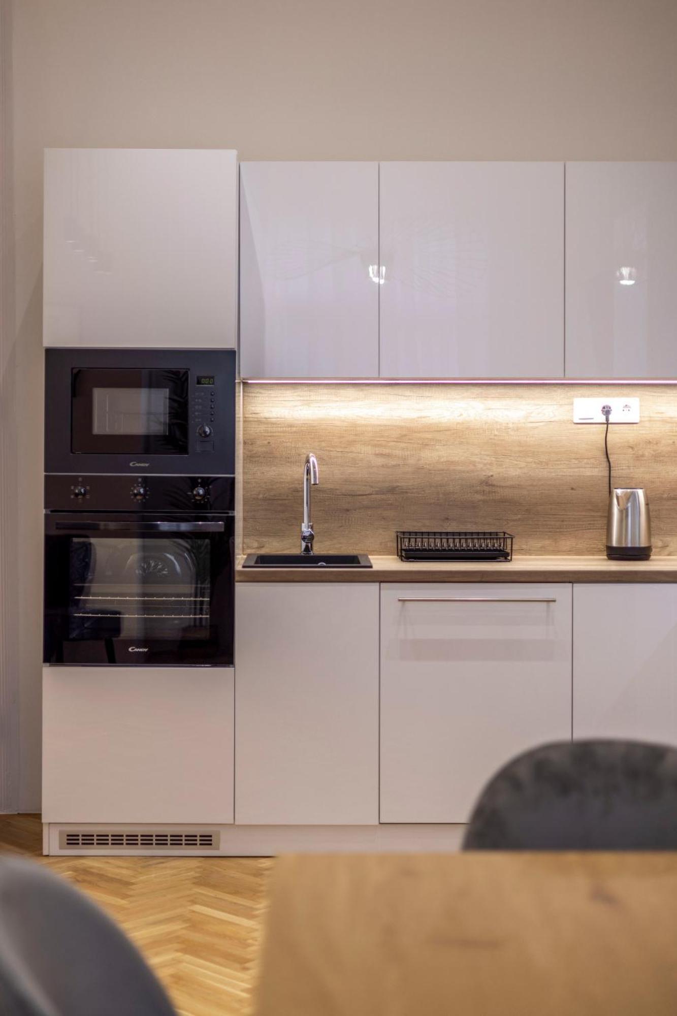 Luxurious Central 4Bedrm 3Bathrm Residence W/ Balcony 부다페스트 외부 사진