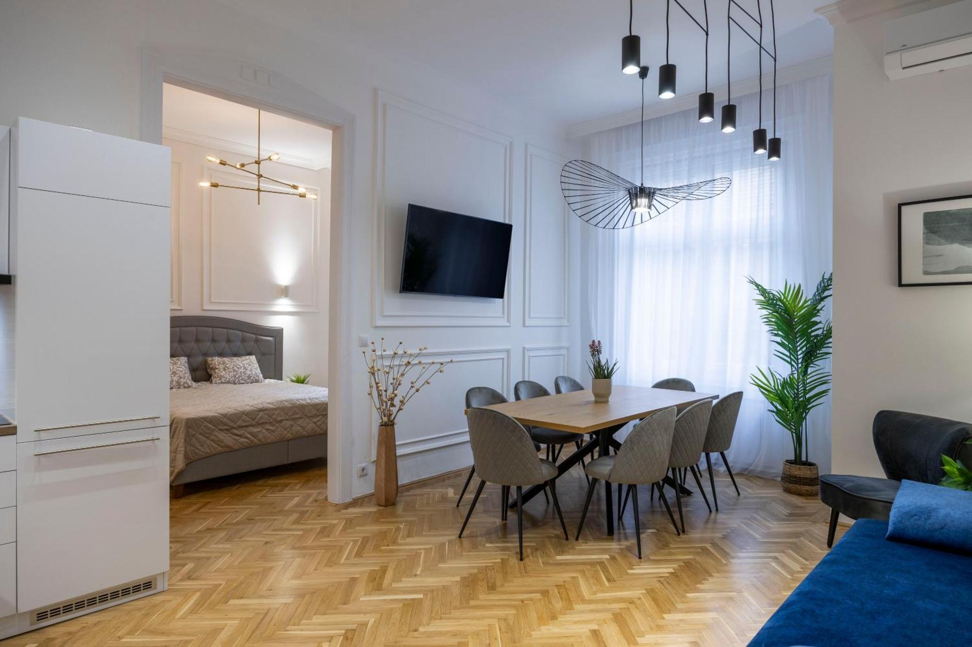 Luxurious Central 4Bedrm 3Bathrm Residence W/ Balcony 부다페스트 외부 사진