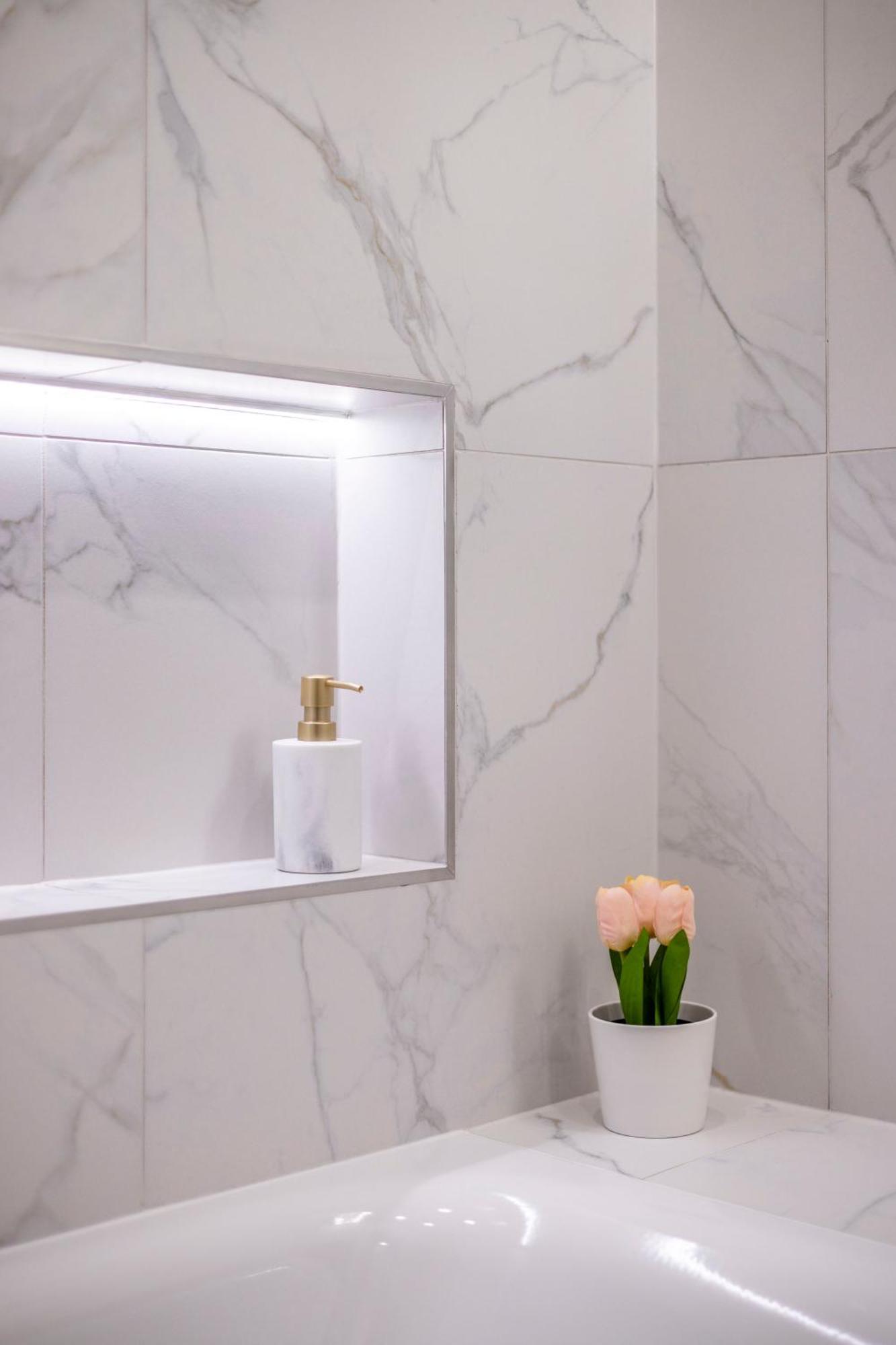 Luxurious Central 4Bedrm 3Bathrm Residence W/ Balcony 부다페스트 외부 사진
