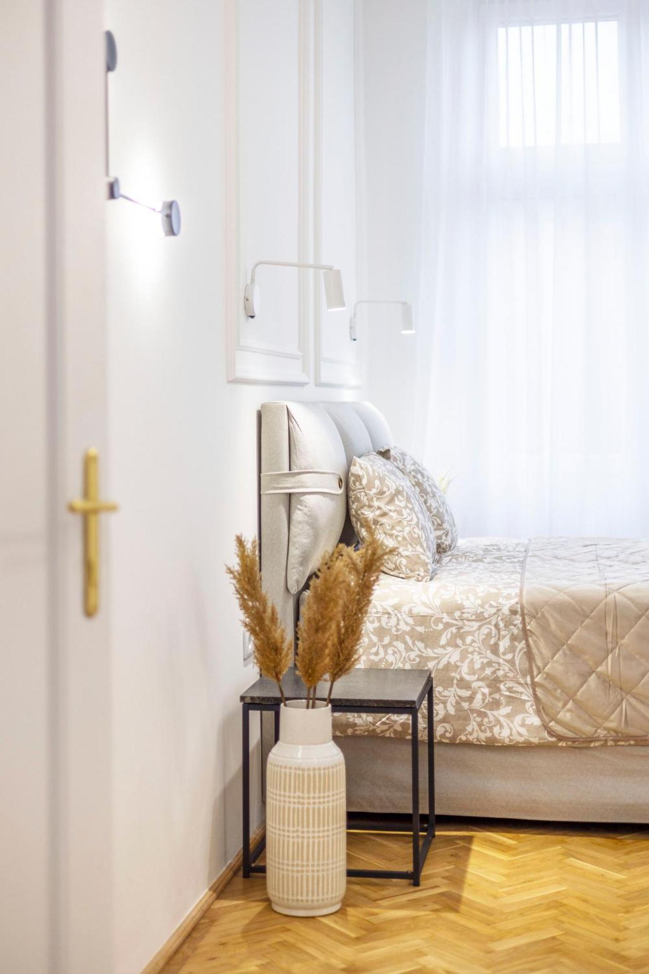 Luxurious Central 4Bedrm 3Bathrm Residence W/ Balcony 부다페스트 외부 사진