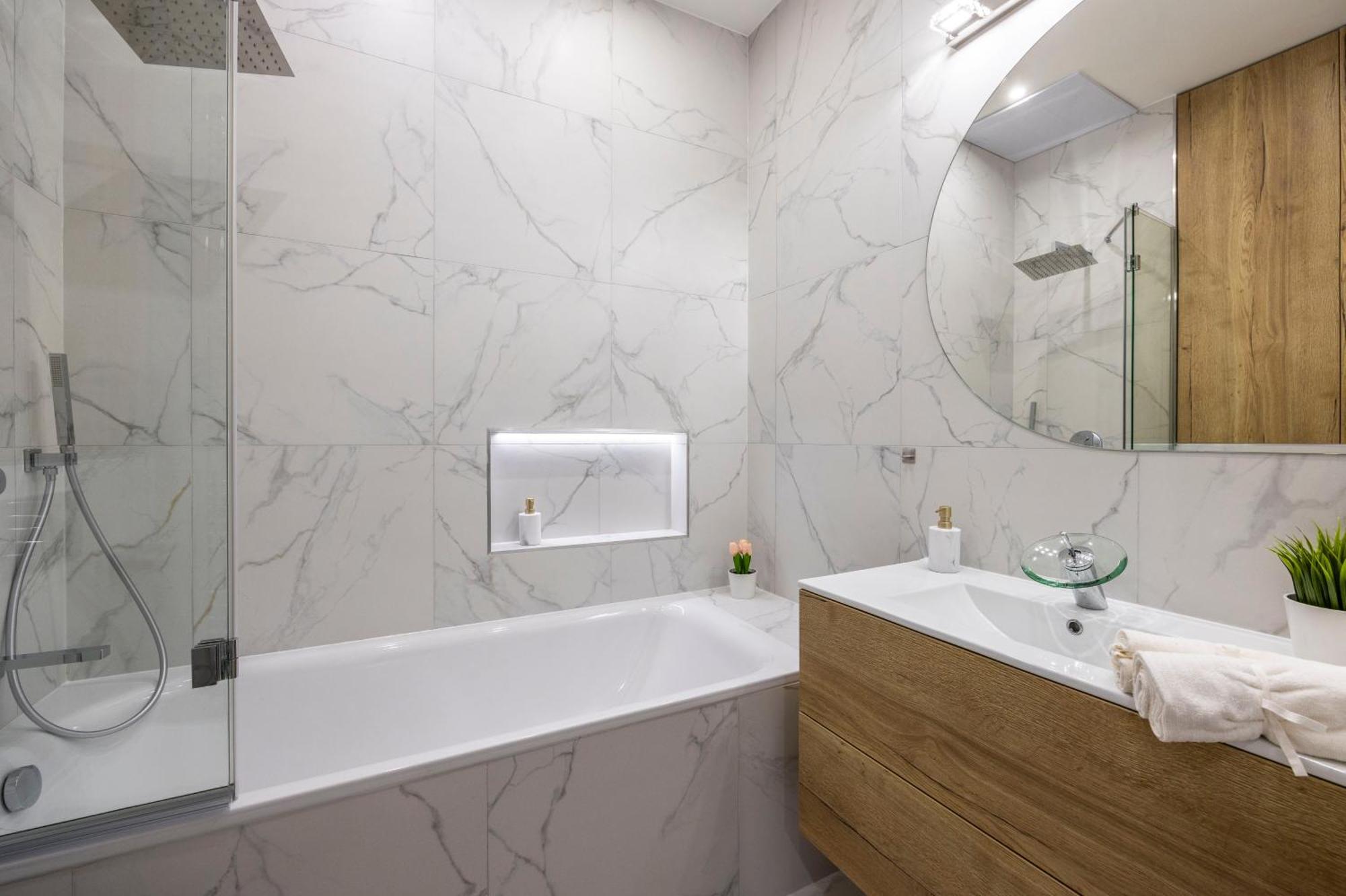 Luxurious Central 4Bedrm 3Bathrm Residence W/ Balcony 부다페스트 외부 사진