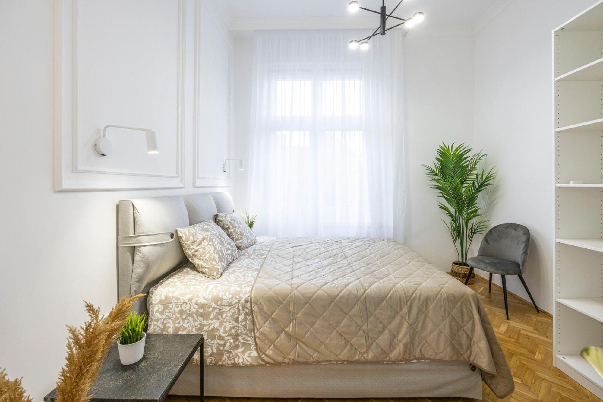 Luxurious Central 4Bedrm 3Bathrm Residence W/ Balcony 부다페스트 외부 사진