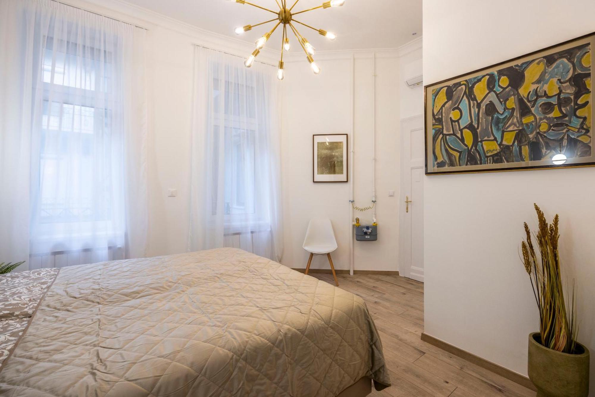 Luxurious Central 4Bedrm 3Bathrm Residence W/ Balcony 부다페스트 외부 사진