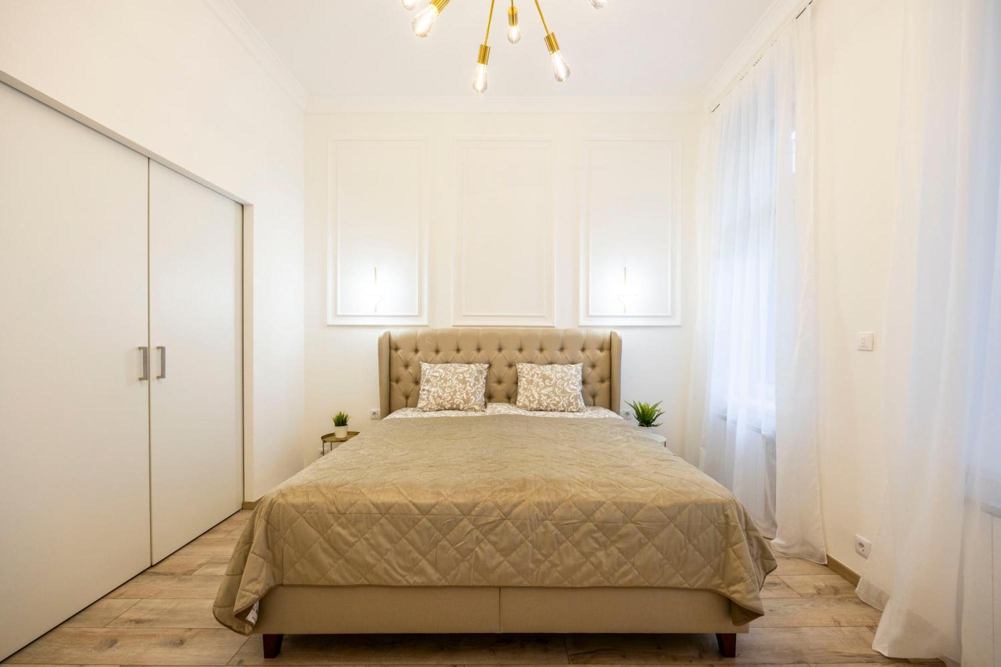 Luxurious Central 4Bedrm 3Bathrm Residence W/ Balcony 부다페스트 외부 사진