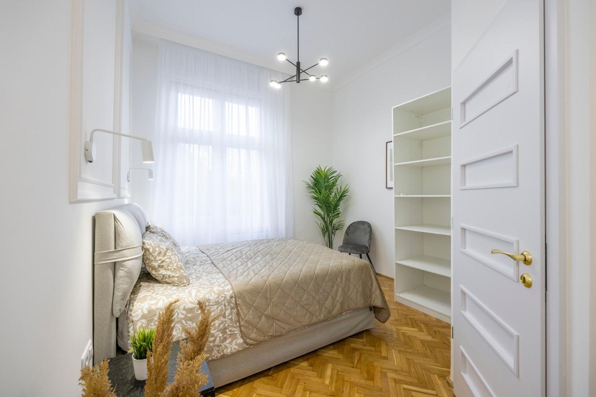 Luxurious Central 4Bedrm 3Bathrm Residence W/ Balcony 부다페스트 외부 사진